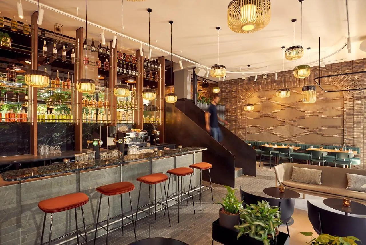 Met Hotel أمستردام 4*,